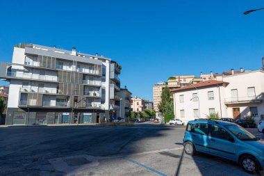 Terni, İtalya 21 Ağustos 2020: Terni 'nin merkezinde Piazza Üç anıt