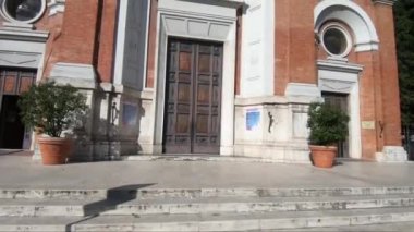 Terni, İtalya 21 Ağustos 2020: Terni 'deki Curio Dentato aracılığıyla Sant' Antonio Kilisesi