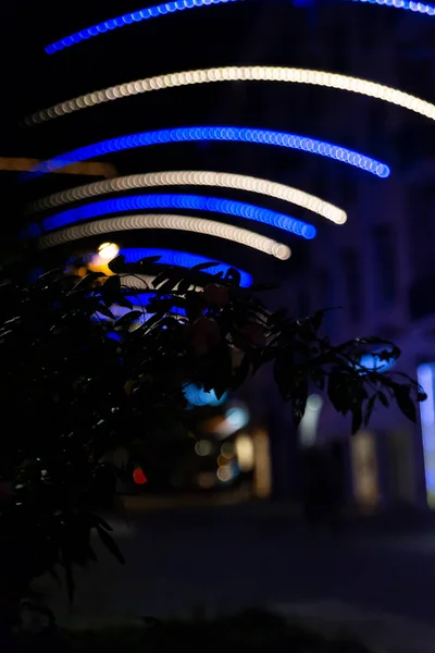 Різдвяні Прикраси Місті Світлими Смугами Проекціями — стокове фото