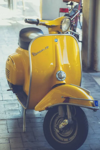 Terni Italy September 2020 Vintage Piaggio Vespa Yellow Color — 스톡 사진