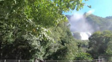 Marmore Şelalesi. Avrupa 'nın en yüksek şelalesi umbria' da.