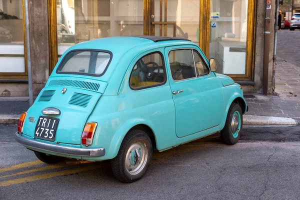 Terni Itália Setembro 2020 Fotografia Fiat 500 Celeste Carro Histórico — Fotografia de Stock