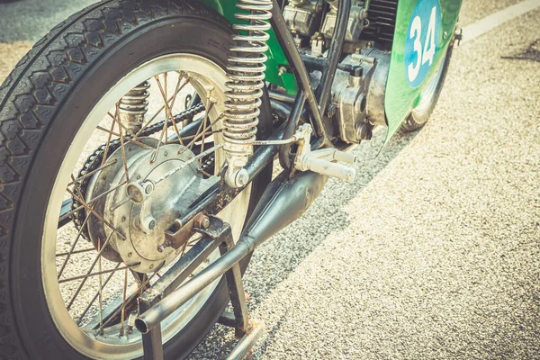 TERNI, İTALYA EPTEMİ 18 Eylül 2020: antika Benelli 250 motorsikletinin ayrıntıları