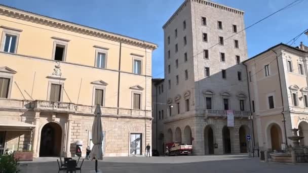 Ciudad de rieti en la plaza Vittorio Emanuele — Vídeos de Stock