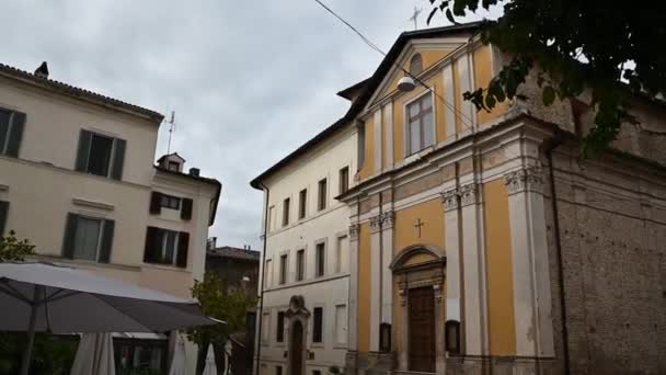 Церковь Сан-Руфио в центре города Риети — стоковое видео