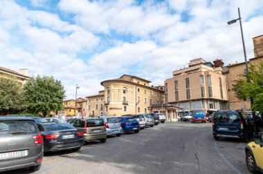 rieti, İtalya Ekim 02 2020: Rieti şehrinin sokak, meydan ve binalarının mimarisi