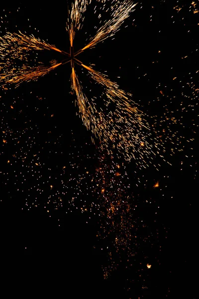Tűzijáték Szikrák Fekete Háttér — Stock Fotó