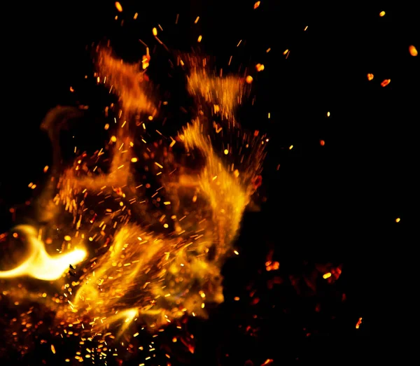 Flammes Feu Avec Étincelles Sur Fond Noir — Photo