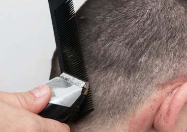 Siyah arkaplanda ateş kıvılcımları