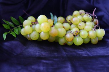 Taze üzüm ve limon karışımı.