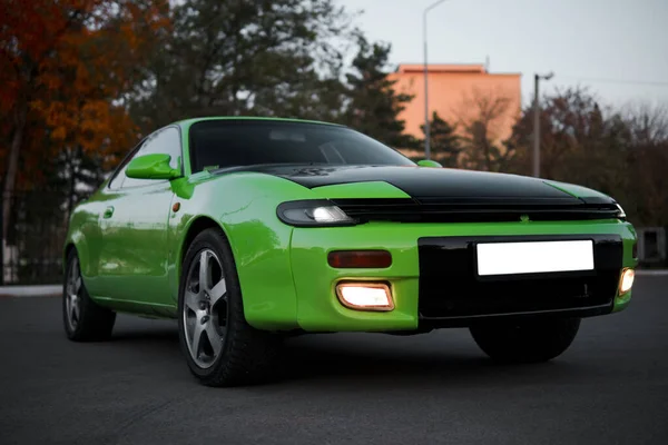 Carro Coupé Esporte Verde Preto Com Rodas Grandes Temporizador Japonês — Fotografia de Stock