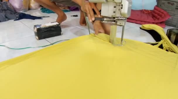Різання Текстильних Матеріалів Допомогою Машинного Різання — стокове відео