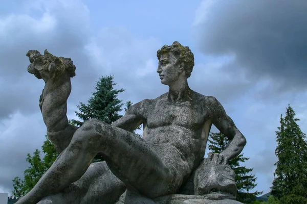 Estatuas Decorativas Del Jardín Palaciego Del Castillo Peles Sinaia Rumania — Foto de Stock