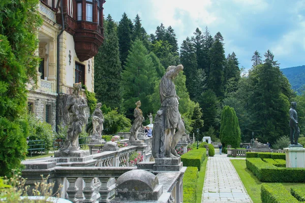 Statue Decorative Del Giardino Del Castello Peles Sinaia Romania — Foto Stock