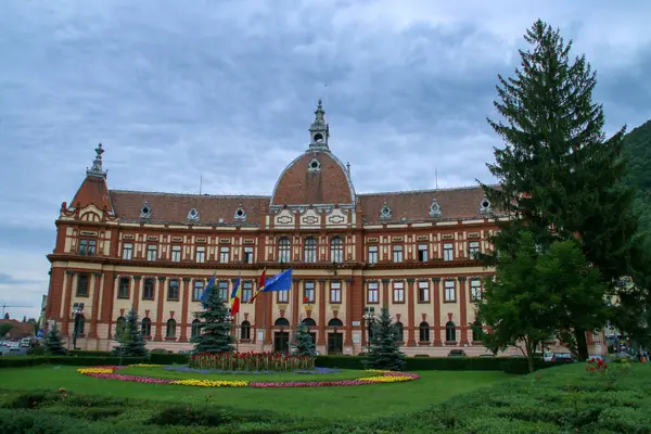 Brasov Rumänien 2018 Fassade Und Garten Vor Dem Gebäude Des — Stockfoto