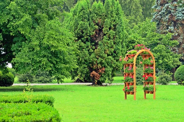 Jardins Catedral Curtea Arges Roménia — Fotografia de Stock
