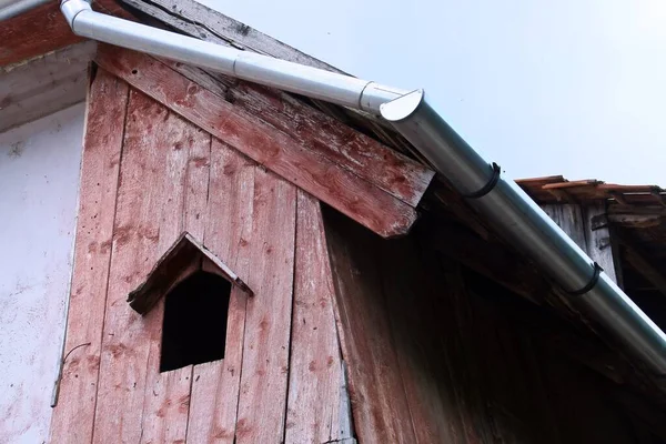 Gutters Van Een Oud Dak Van Een Stenen Houten Huis — Stockfoto