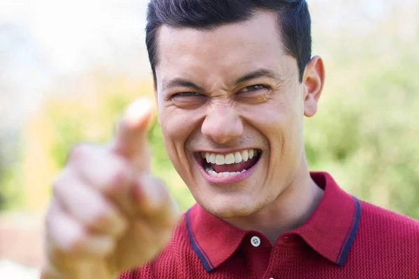 Outdoor Shot Angry Young Man Shouting Pointing Camera — Stock Photo, Image