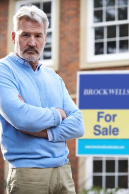 Olgun adam Satıyoruz ev mali sorunlar üzerinden zorunda