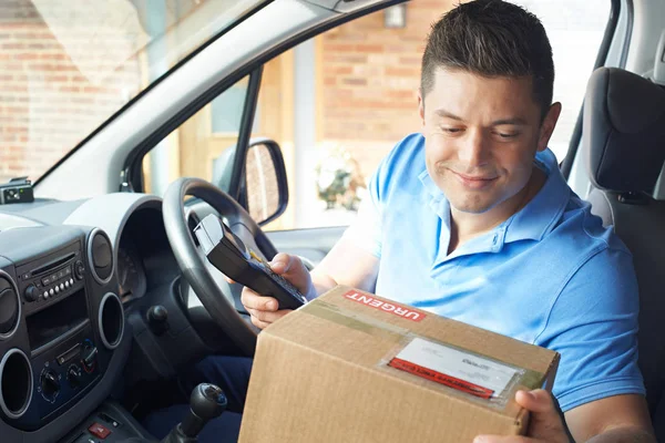 Courier Van Balíček Doručíte Domácí Domu — Stock fotografie