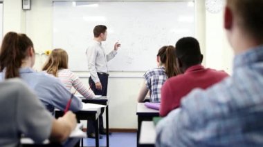 Beyaz tahta öğretim bilim sınıf Erkek Lisesi Öğretmen