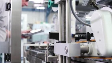 Dijital Tablet kontrol ile mühendis otomatik makine fabrikası