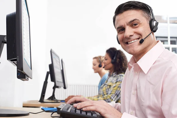 Portrait Male Customer Services Agent Call Centre — Stock Photo, Image