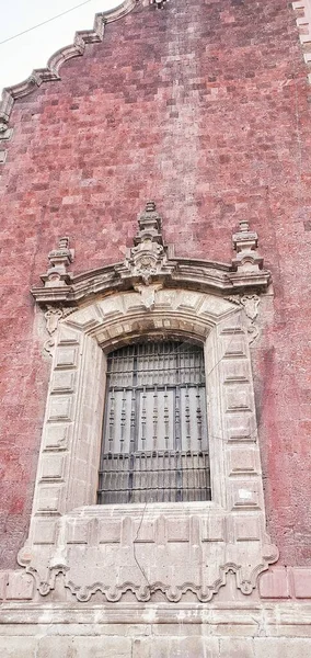 Mexico City 'de Koloni tarzı pencere