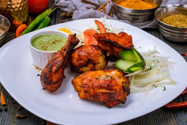 Танурі Куряча Індійська Їжа — стокове фото