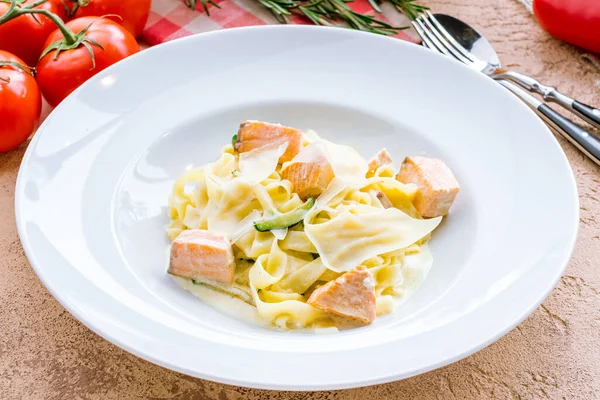 Delicious Italian Fettuccine Salmon — Stock Photo, Image