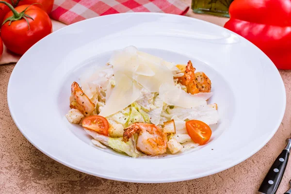 Cesare Insalata Con Gamberetti — Foto Stock