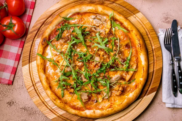 Пицца Мясом Соусом Барбекю — стоковое фото