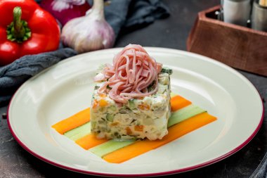 Salata olivieri tabakta