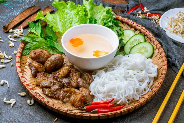Gebratenes Fleisch Und Nudeln Vietnamesische Küche — Stockfoto