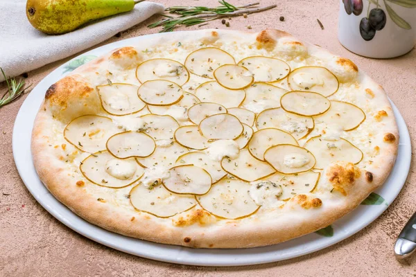 Pizza Con Peras Queso Gorgonzola — Foto de Stock