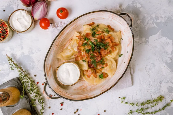 Tabakta Patatesli Börek — Stok fotoğraf