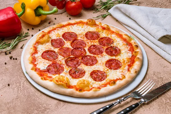 Pizza Pepperoni Prato — Fotografia de Stock