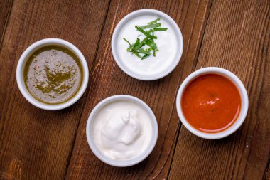 Çeşitli soslar üst görünüm