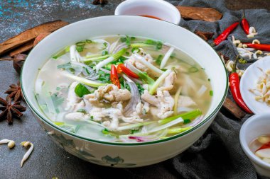 Vietnam çorbası Pho GA