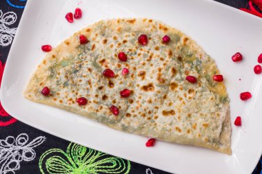 Kutub ile Garnet 'in yakın plan plakası.