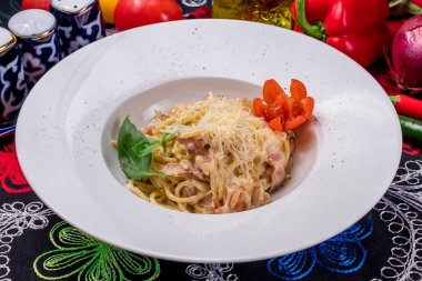 Pastırmalı spagetti.