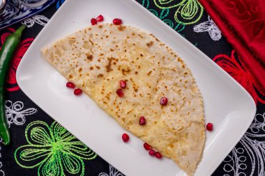 Kutub ve Garnet ile yakın plan plaka