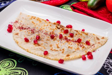 Kutub ve Garnet ile yakın plan plaka