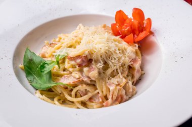 Pastırmalı spagetti.