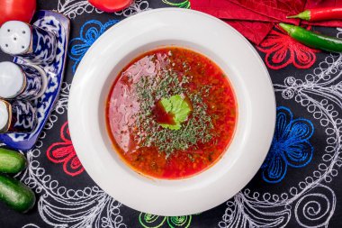 Ekşi kremalı çorba.