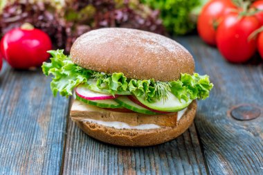 Tahtada Vejetaryen Burger