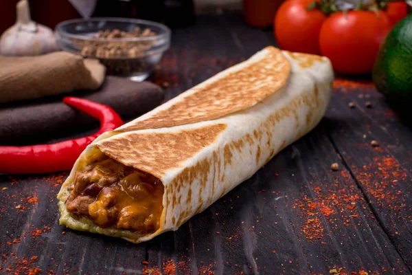 Mexikanischer Burrito Mit Fleisch — Stockfoto
