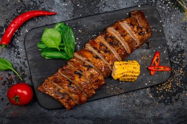 Domuz pirzolası yakın çekim görüntüsü.