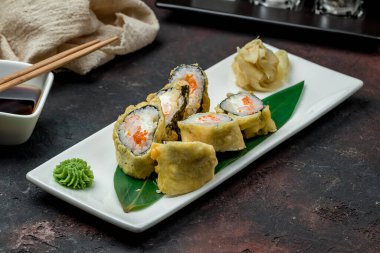 sıcak karides rulo yakın çekim görünümü