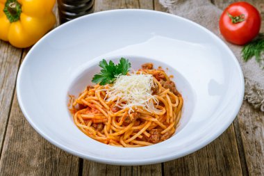 Makarna spagetti Bolonez yakın çekim görüntüsü